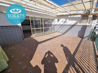 Attique en El Bajondillo. Local comercial en torremolinos