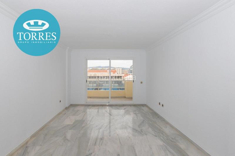 Foto 42ec09d3-41e2-4bf1-af3b-637f2ccd84fb. Pis amb aparcament piscina a Paseo Marítimo Oeste - Pacífico Málaga