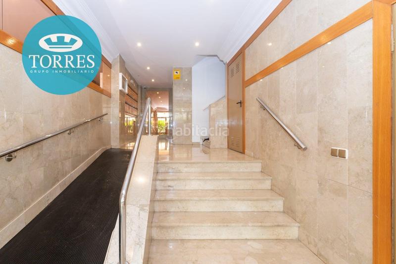 Foto eba8aa64-ebed-4e25-bafc-f1937fa83a79. Pis amb aparcament piscina a Paseo Marítimo Oeste - Pacífico Málaga