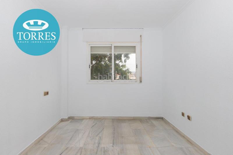 Foto f75ab9c0-e006-43b8-871f-cf00d6a122b2. Pis amb aparcament piscina a Paseo Marítimo Oeste - Pacífico Málaga