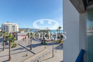 Flat in Calle pacifico 19. Piso en primera línea paseo marítimo antonio machado
