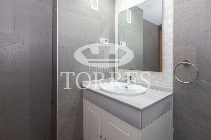 Foto a24b2082-0c54-4324-8a79-1cda4a6a39f7. Pis a calle pacifico 19 a Paseo Marítimo Oeste - Pacífico Málaga
