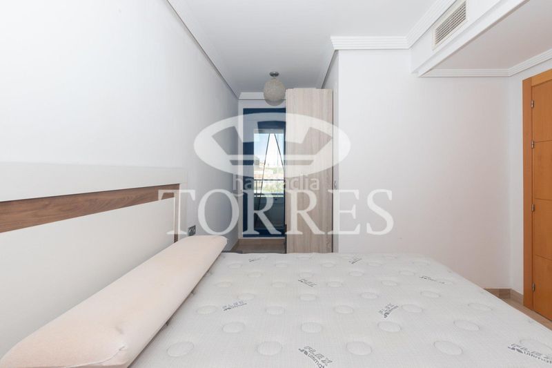 Foto fbf40bf8-30be-4243-af25-d648db49bdbc. Pis a calle pacifico 19 a Paseo Marítimo Oeste - Pacífico Málaga