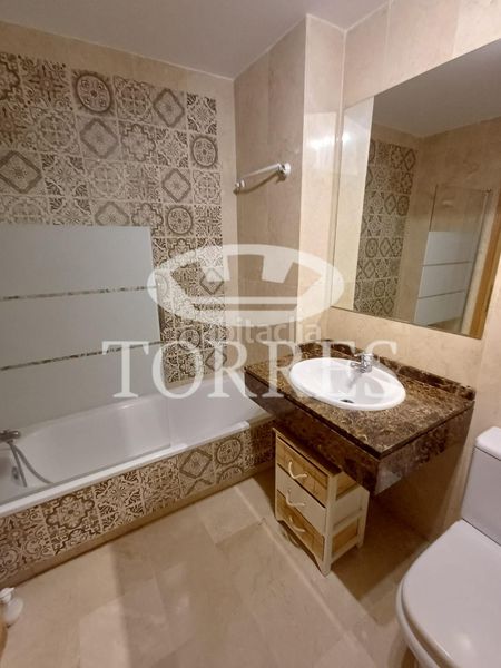 Foto 0a7f31a3-4471-487f-8025-87b995b26254. Pis amb aparcament a Zona Centro Comercial Torrequebrada Benalmádena