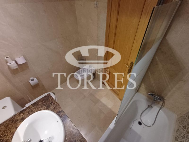 Foto 3fc80162-89cf-405b-8831-70c34b9682a0. Pis amb aparcament a Zona Centro Comercial Torrequebrada Benalmádena