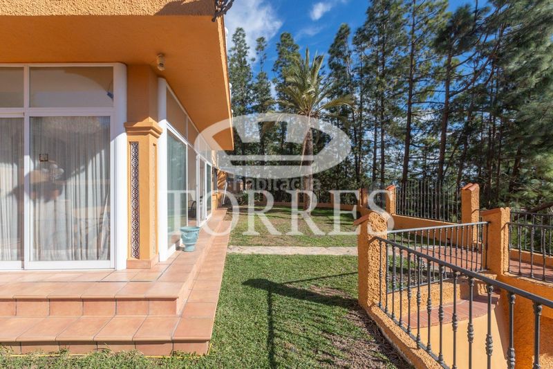 Foto 0c141294-b797-434b-8216-786cc87019c7. Xalet amb aparcament piscina a El Atabal Málaga