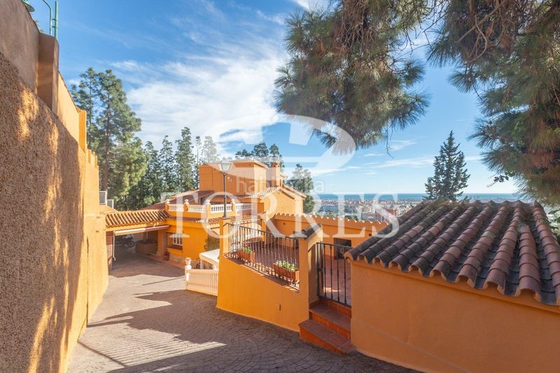 Foto 0cb68e49-292d-4950-bf85-858f5b42551c. Xalet amb aparcament piscina a El Atabal Málaga