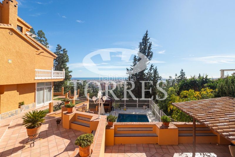 Foto 15c51428-d684-48d0-9db4-d46ea8954ef2. Xalet amb aparcament piscina a El Atabal Málaga