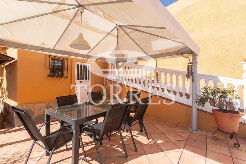 Foto 18761dba-1b81-4e26-ad42-c8d3a60d4a08. Xalet amb aparcament piscina a El Atabal Málaga