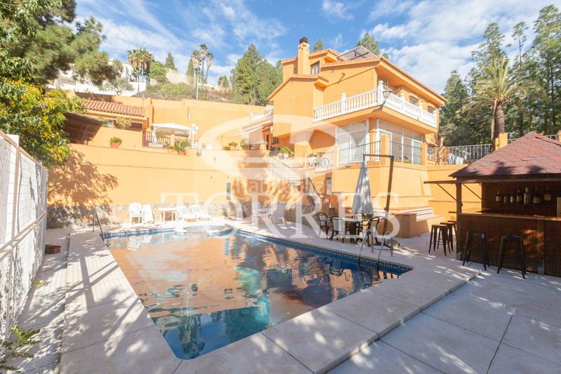 Foto 6e761dba-a5e3-4391-9fca-dd132c1ed58b. Xalet amb aparcament piscina a El Atabal Málaga