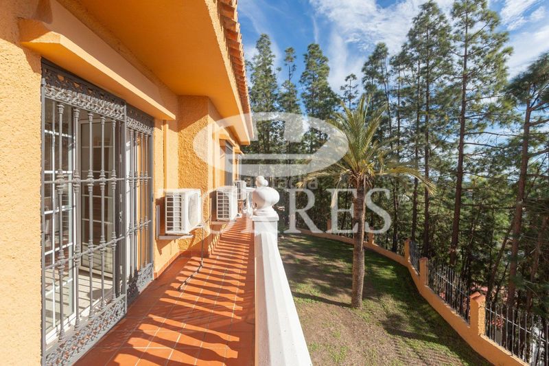 Foto 701554ac-5555-4479-8ffc-245bb8f477f1. Xalet amb aparcament piscina a El Atabal Málaga