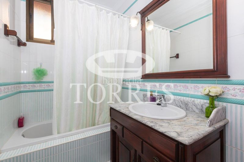 Foto 71889019-5a2b-4775-b4aa-8ddea54506e2. Xalet amb aparcament piscina a El Atabal Málaga