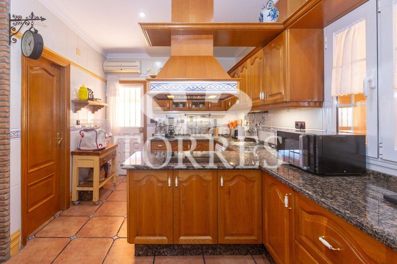 Foto a05a9cdc-54bd-4e13-88e9-f9d8a2abdf67. Xalet amb aparcament piscina a El Atabal Málaga