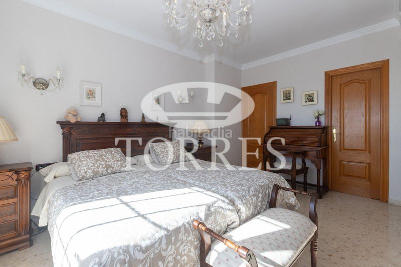 Foto a62dc21b-f601-4e93-a2e1-1cf60f76d0f1. Xalet amb aparcament piscina a El Atabal Málaga