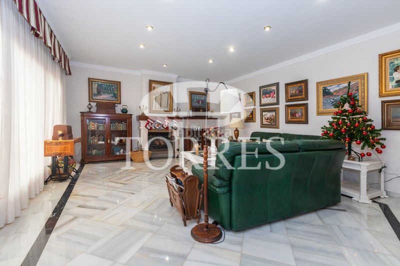 Foto e4920f52-cbf4-4669-a864-9c56bdf14e02. Xalet amb aparcament piscina a El Atabal Málaga