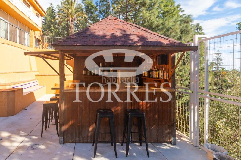 Foto eb6cb276-f017-49a8-a883-ab88aa3b86cb. Xalet amb aparcament piscina a El Atabal Málaga