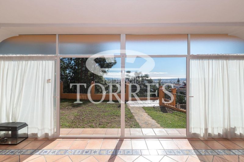 Foto f18cf861-4000-4233-8eb4-7b0e3840222f. Xalet amb aparcament piscina a El Atabal Málaga