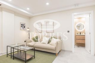 Ufficio  Avenida del doctor gálvez ginachero. Oficina a estrenar en martiricos! con patio de 50m2
