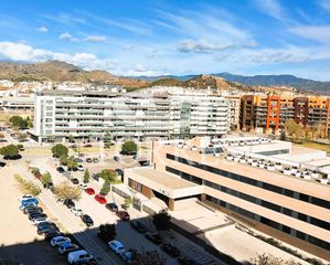 Pis  Calle de arturo toscanini. Piso en teatinos