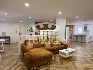 Flat  Pasaje de noblejas. Piso muy amplio en perchel sur