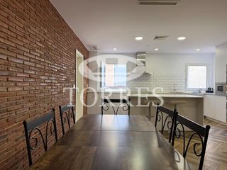 Appartement  Pasaje de noblejas. Piso muy amplio en perchel sur