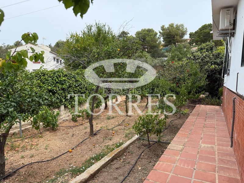 Foto 0026dbcd-146a-4950-aee2-4c2e591bae95. Xalet amb aparcament piscina a Limonar Málaga