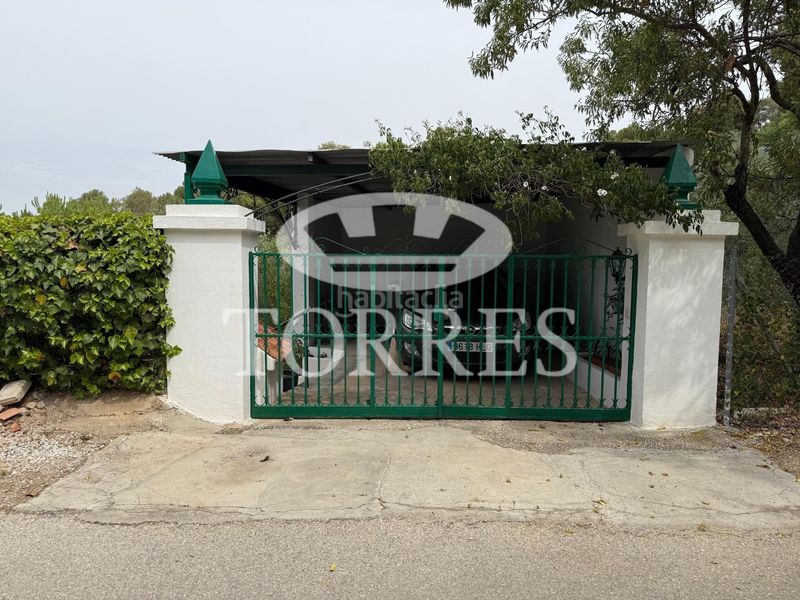 Foto 20714773-4d90-46f2-8a68-58a1e2cc488a. Xalet amb aparcament piscina a Limonar Málaga