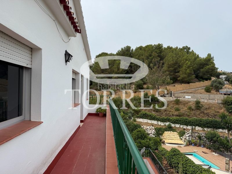 Foto 8f8b8950-e7df-420b-a433-5a52bee629dc. Xalet amb aparcament piscina a Limonar Málaga