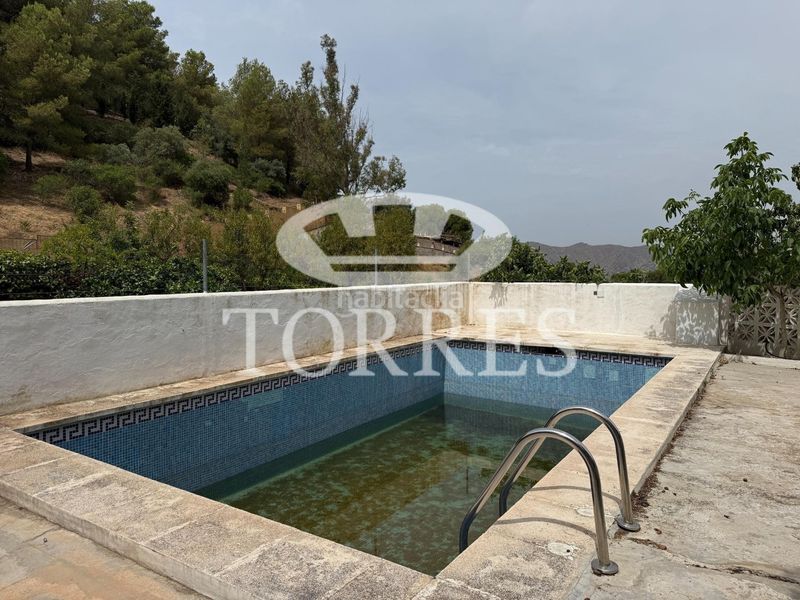 Foto 9899be97-e8a5-422e-9ea4-4078ce7f1b8c. Xalet amb aparcament piscina a Limonar Málaga