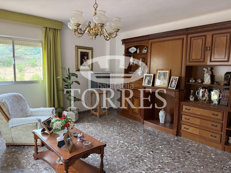 Foto a39759a2-b544-4e19-89dd-f9e971a96456. Xalet amb aparcament piscina a Limonar Málaga