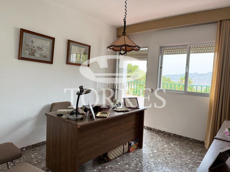 Foto b405d854-d46c-45e1-aaea-4442351fb064. Xalet amb aparcament piscina a Limonar Málaga