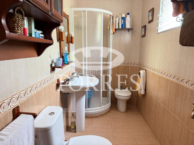 Foto c76759af-975b-4c9d-a723-71c864176568. Xalet amb aparcament piscina a Limonar Málaga