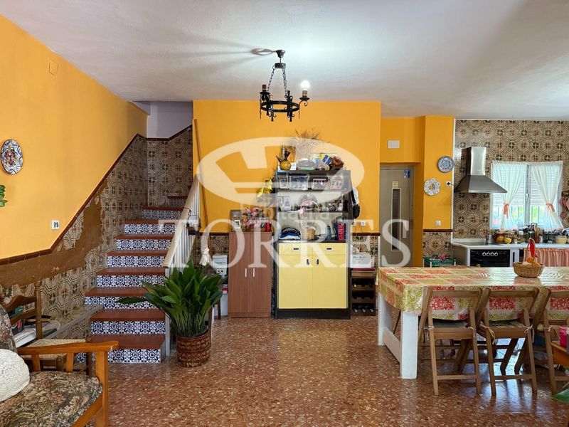 Foto cda42a08-d35c-4928-9694-a084a656f92a. Xalet amb aparcament piscina a Limonar Málaga