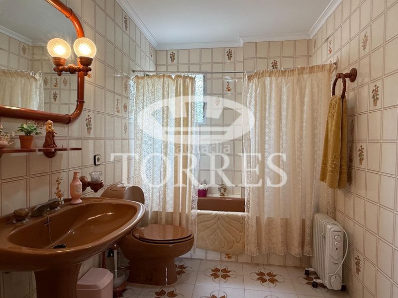 Foto dd54eeb2-162b-4bbf-9d40-7694f0d8c2b0. Xalet amb aparcament piscina a Limonar Málaga