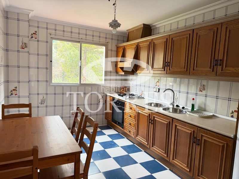 Foto e07624b0-4f4d-433a-bb17-0574197e0b0e. Xalet amb aparcament piscina a Limonar Málaga