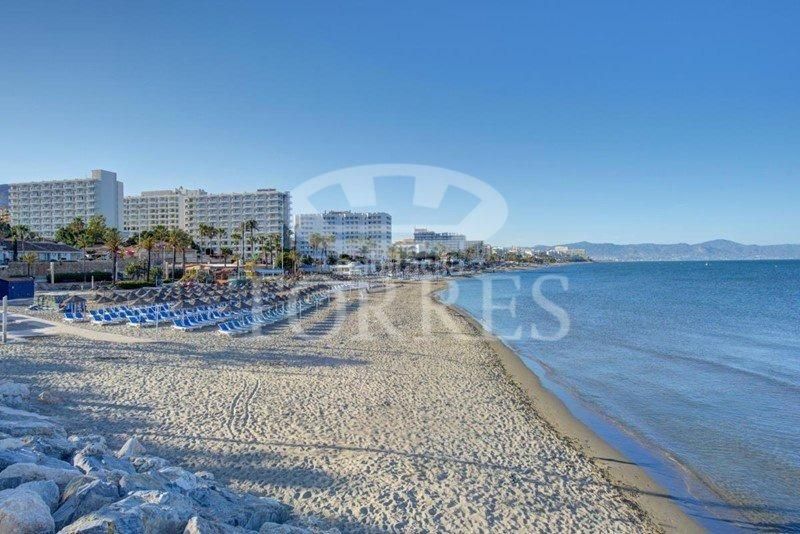 Foto 1f19f3bc-bc29-4a12-a4af-1a53d16b48b0. Pis amb aparcament piscina a La Carihuela - Los Nidos Torremolinos