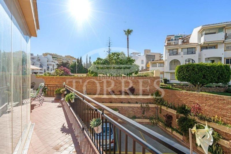 Foto 5a940210-a694-419f-8725-2256f62718c9. Pis amb aparcament piscina a La Carihuela - Los Nidos Torremolinos