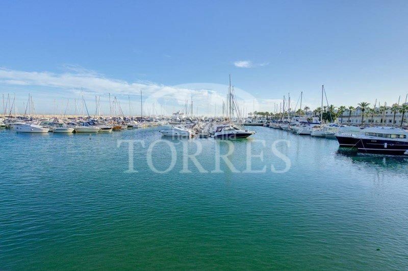 Foto 5f4d1d39-bee5-4ff6-9e11-afe5bbe97b6c. Pis amb aparcament piscina a La Carihuela - Los Nidos Torremolinos