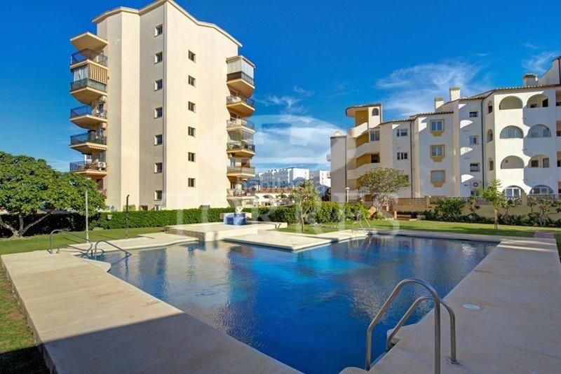 Foto bf76ce1a-48fa-449c-aab4-0f736d8b11a4. Pis amb aparcament piscina a La Carihuela - Los Nidos Torremolinos