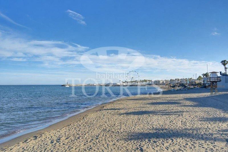 Foto c4dd0a4c-834f-44f5-aa83-fedcab2b439d. Pis amb aparcament piscina a La Carihuela - Los Nidos Torremolinos