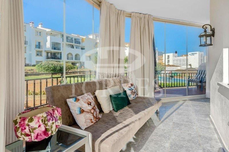 Foto c921e8a9-7a7c-4163-9648-48e22ca3dbea. Pis amb aparcament piscina a La Carihuela - Los Nidos Torremolinos