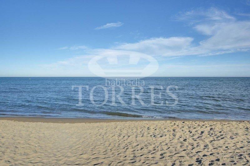Foto fdc82c3b-3f30-461e-ac6d-a3f82d88e971. Pis amb aparcament piscina a La Carihuela - Los Nidos Torremolinos
