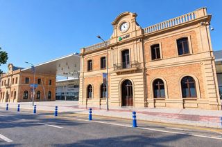 Pis a Fernan nuñez 4. Piso en vialiamaría zambrano