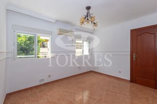 Etagenwohnung in El Molinillo - Capuchinos. Apartamento luminoso en excelente ubicación  oportunidad única