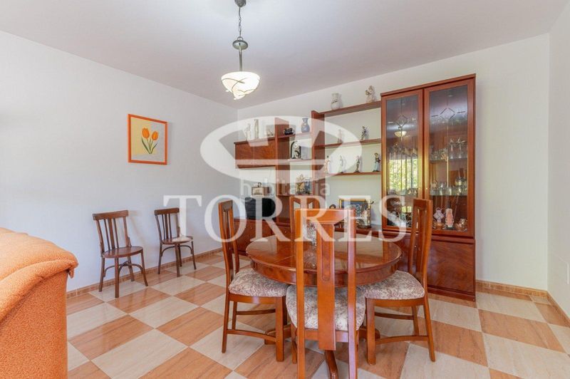 Foto 1056cbfc-47bb-4770-99e7-04da038783d5. Masia amb aparcament a Loja