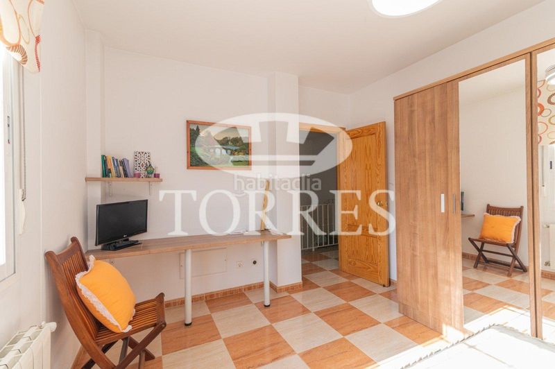 Foto b75d8b0a-5cd0-4332-9052-5480edecf7f1. Masia amb aparcament a Loja