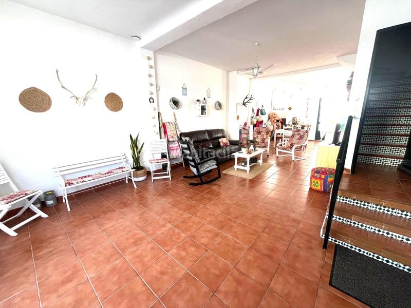 Foto 1601b18e-daa4-44a4-afaf-7e58ef91b747. Casa a schiera con parcheggio in El Portil