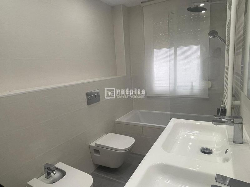 Foto 34bdfc0d-078e-4a1a-9187-eb77465eb9e5. Affitto appartamento con riscaldamento in Ríos Rosas-Nuevos Ministerios Madrid