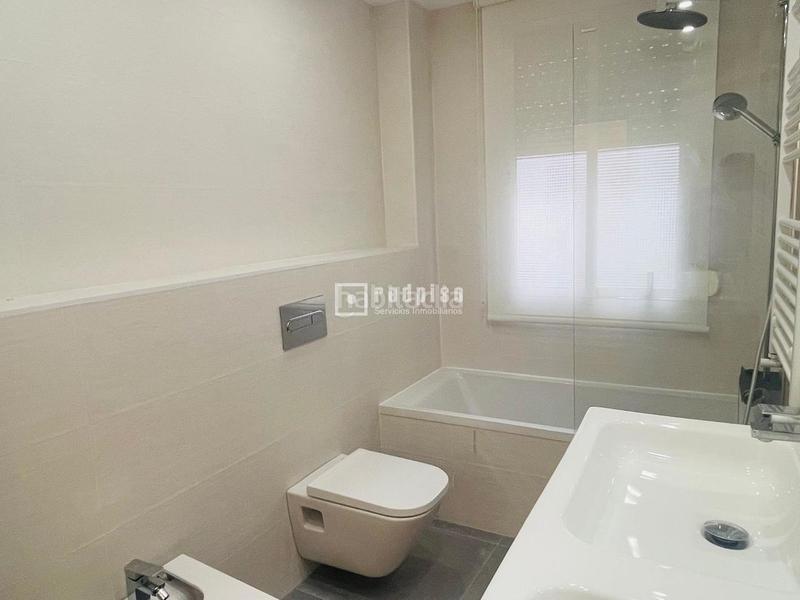 Foto c82dfbe8-1b83-4438-b58d-4bb2d5a03a8c. Location appartement avec chauffage dans Ríos Rosas-Nuevos Ministerios Madrid