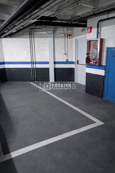 Foto dd954228-c270-4ae5-975e-d794d4429b0f. Aparcament cotxe a Ríos Rosas-Nuevos Ministerios Madrid